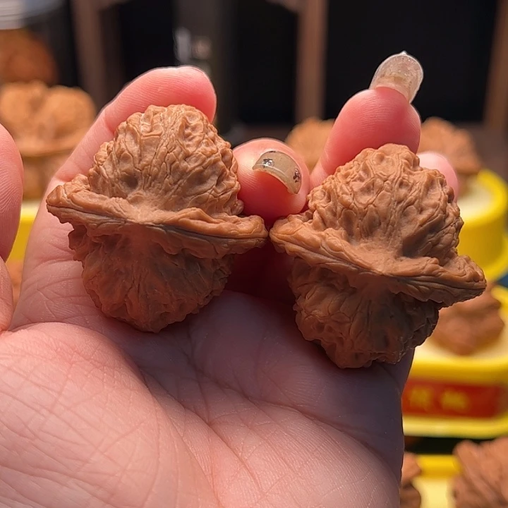 文玩核桃吊坠观音肚 40尺 全品