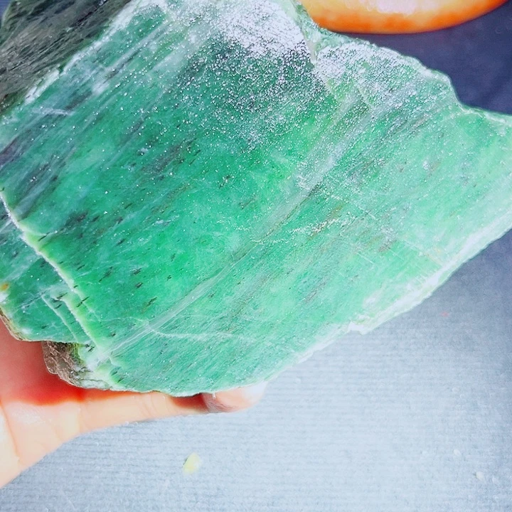 和田玉（糖玉）未镶嵌珠宝奇石