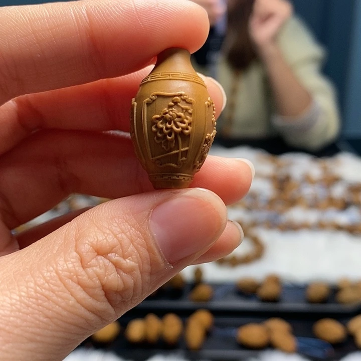 橄榄核吊坠橄榄球