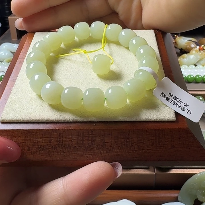 青***收和田玉（糖玉）未镶嵌手链