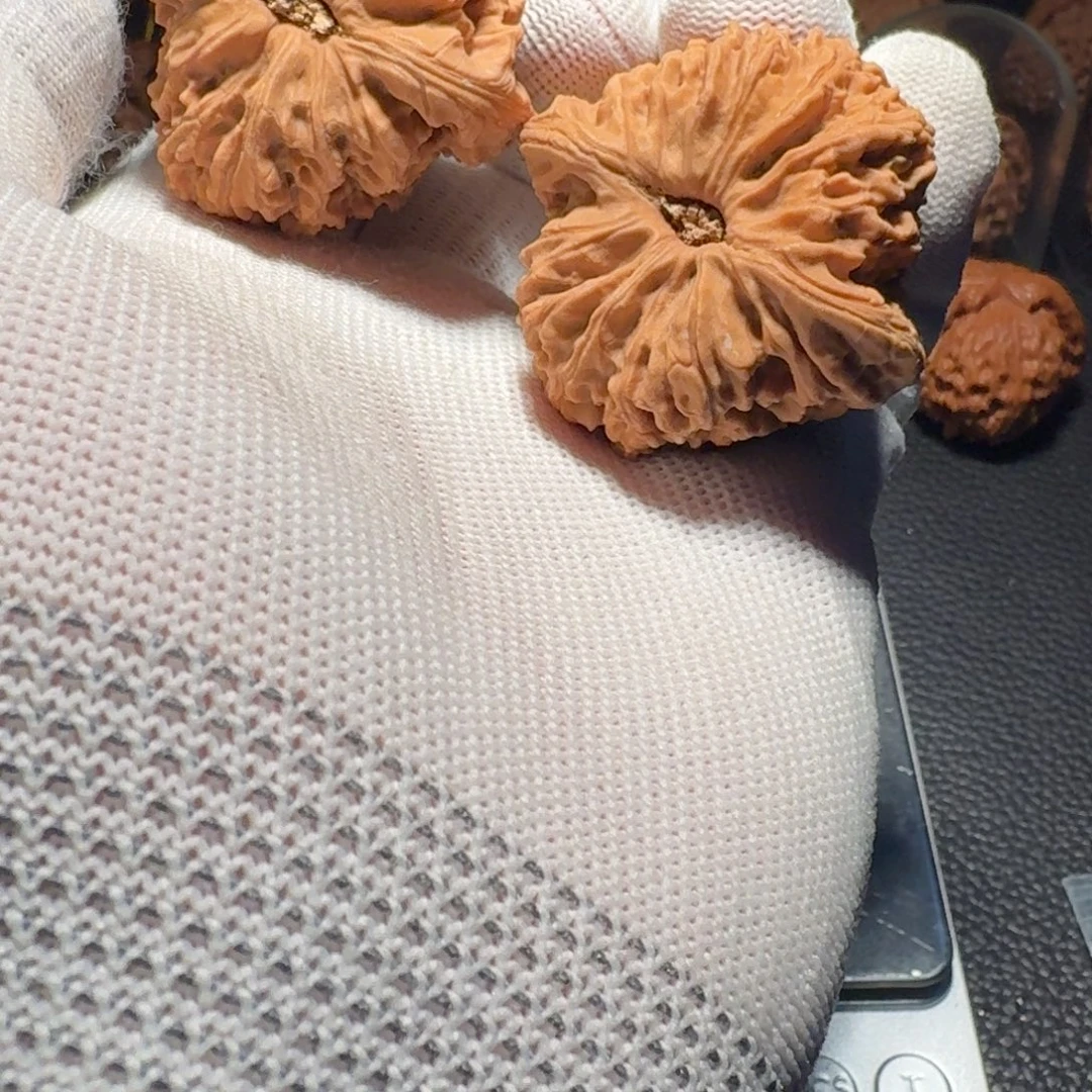 ****。吊坠文玩核桃有色差有黄