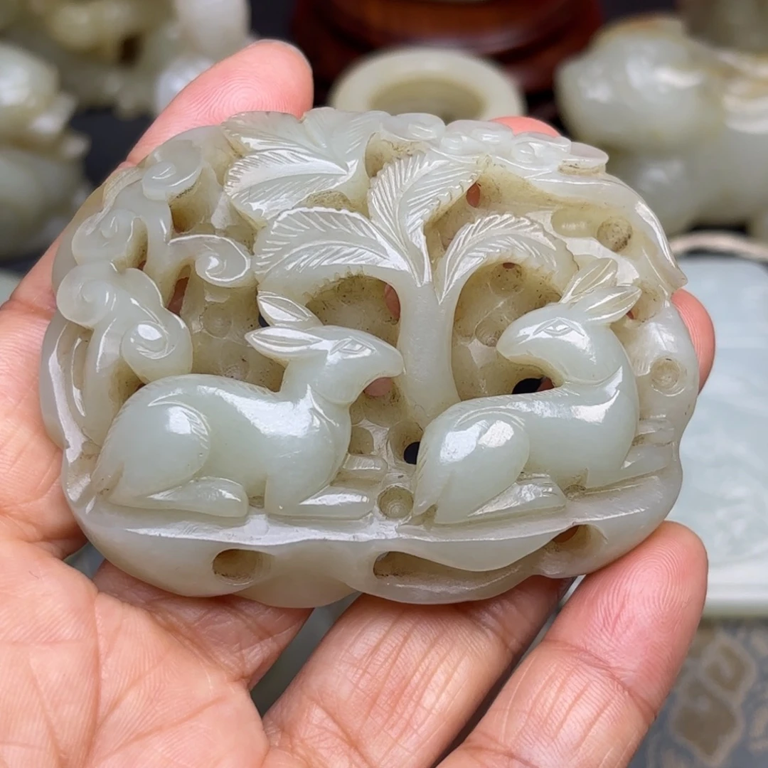 和田玉颈饰未镶嵌大**水