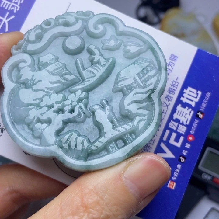 翡翠颈饰未镶嵌翡翠