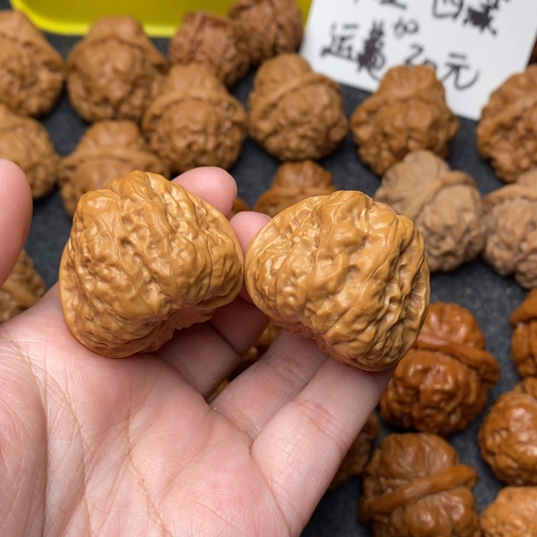 文玩核桃把件肖**在蛤蟆36