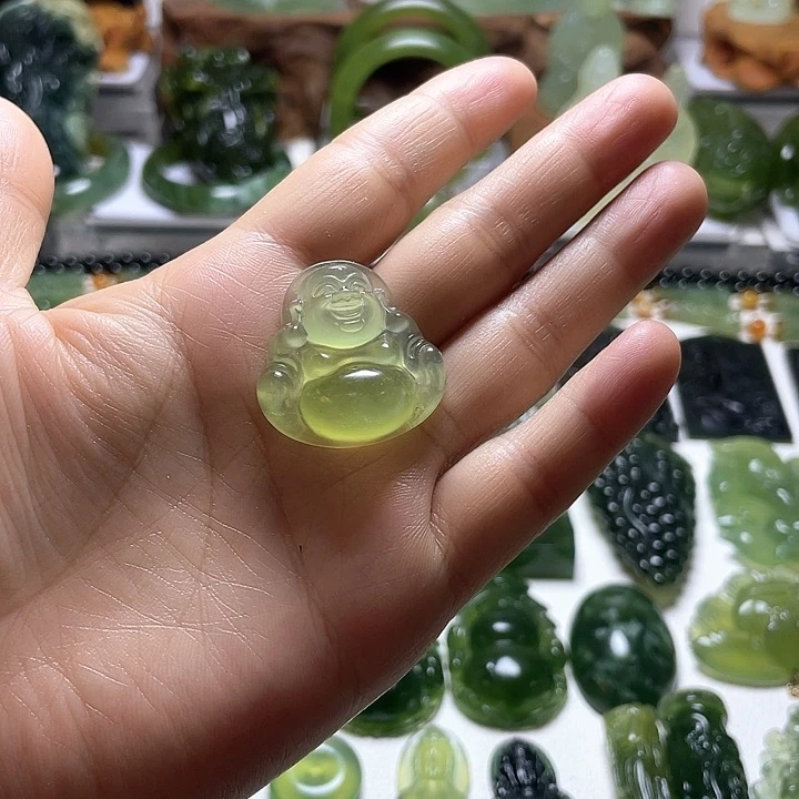 蛇纹石玉未镶嵌颈饰