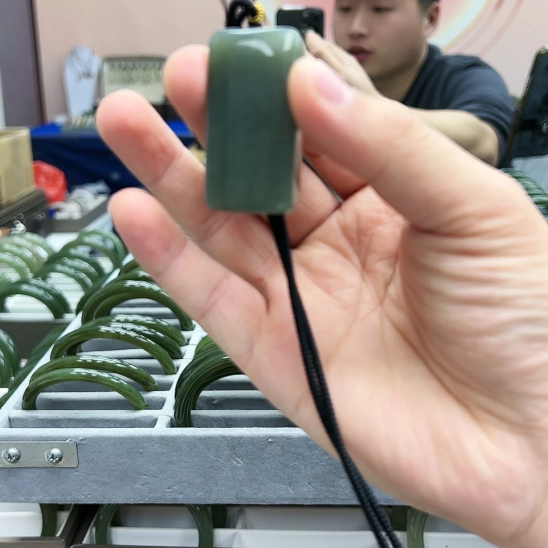 和田玉吊坠(不含链)未镶嵌