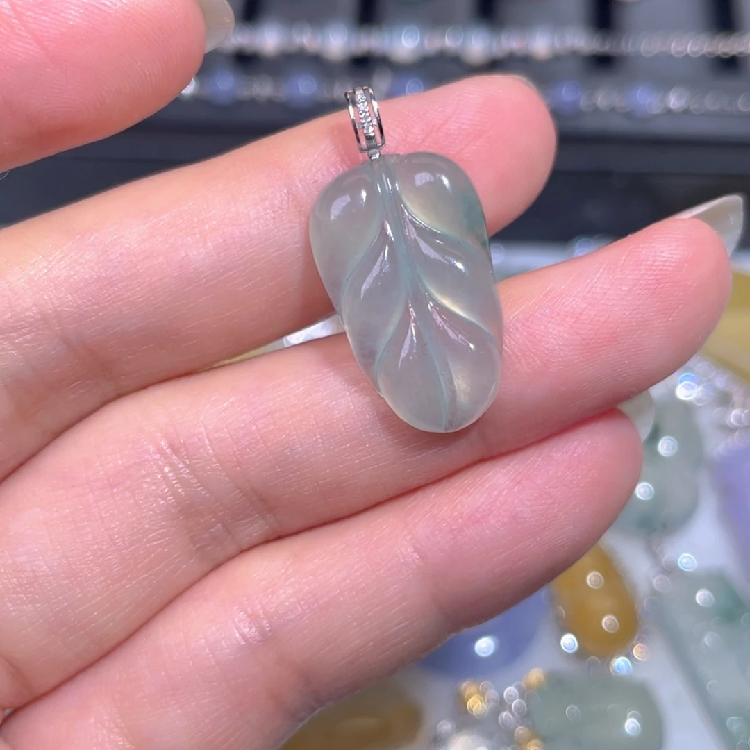 颈饰18K金镶嵌翡翠翡翠