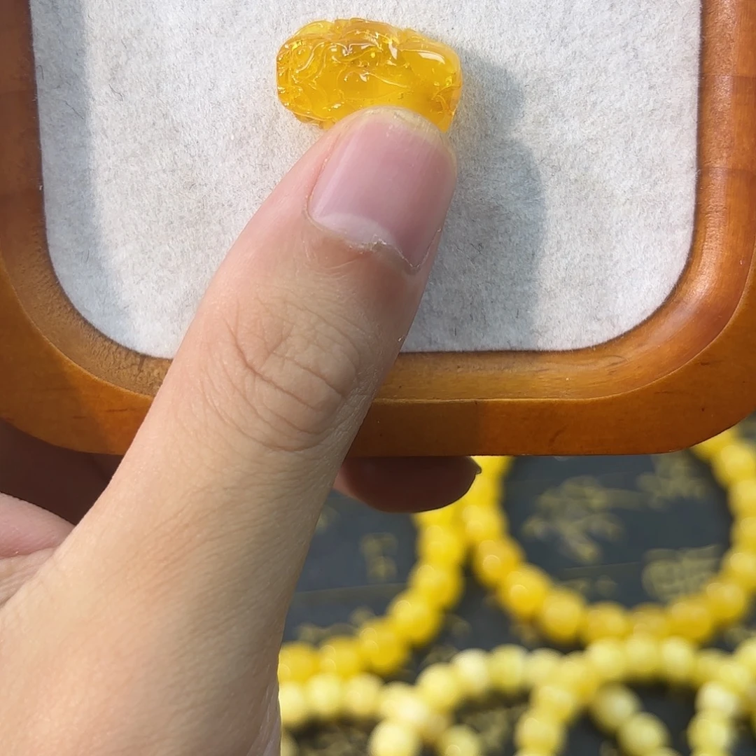 琥珀未镶嵌手链貔貅