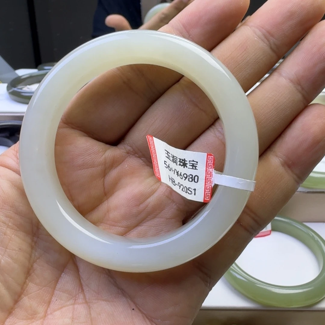和田玉（糖玉）未镶嵌手镯