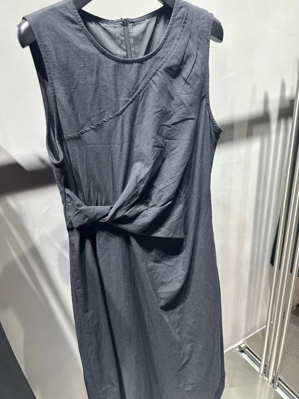 夏季无袖中长裙韩系风设计师款造型收腰连衣裙黑色百搭时尚35130