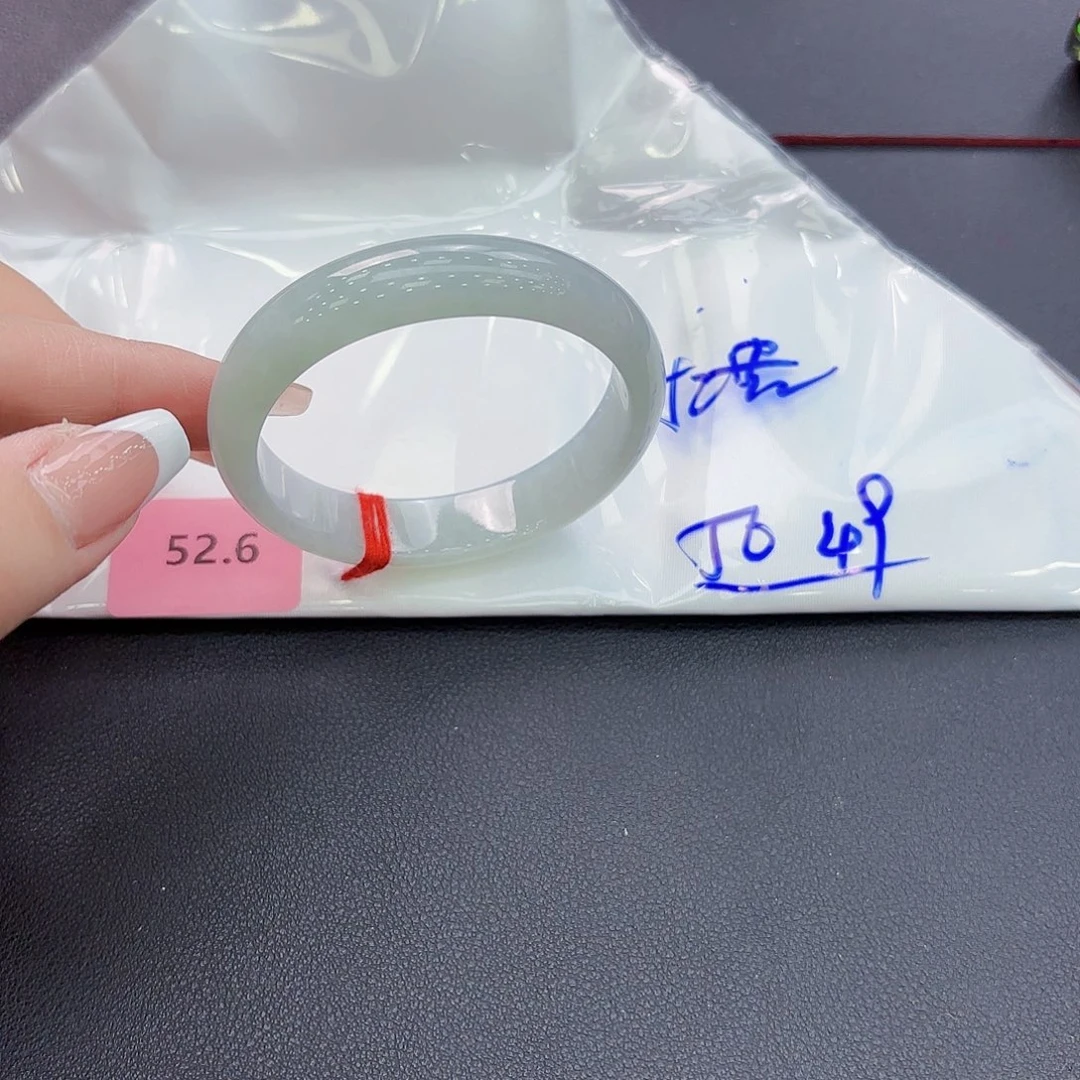 翡翠手镯未镶嵌手镯