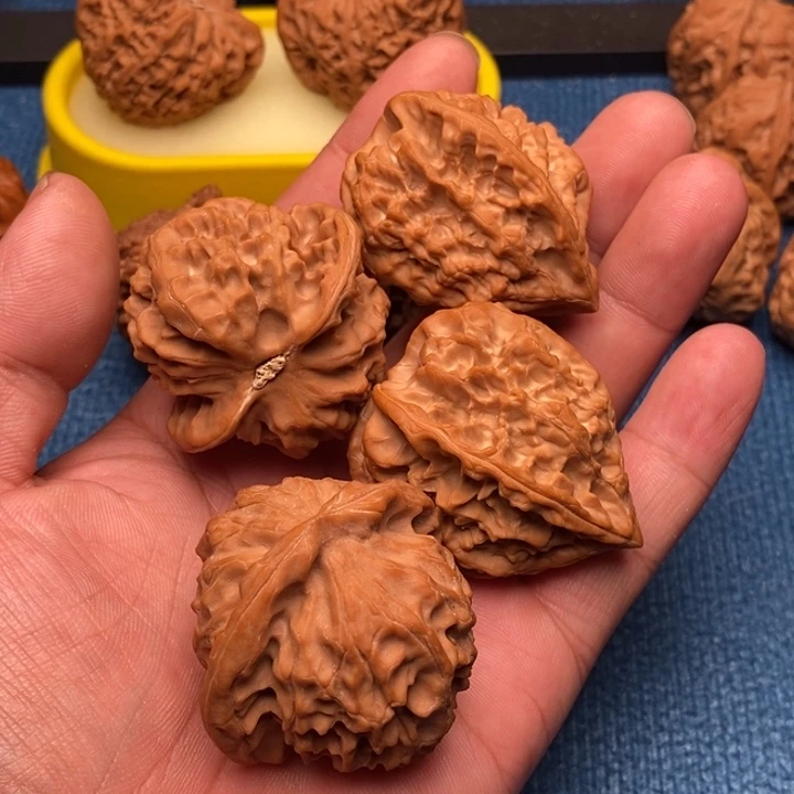 牛***！吊坠文玩核桃鸡心加龙麟