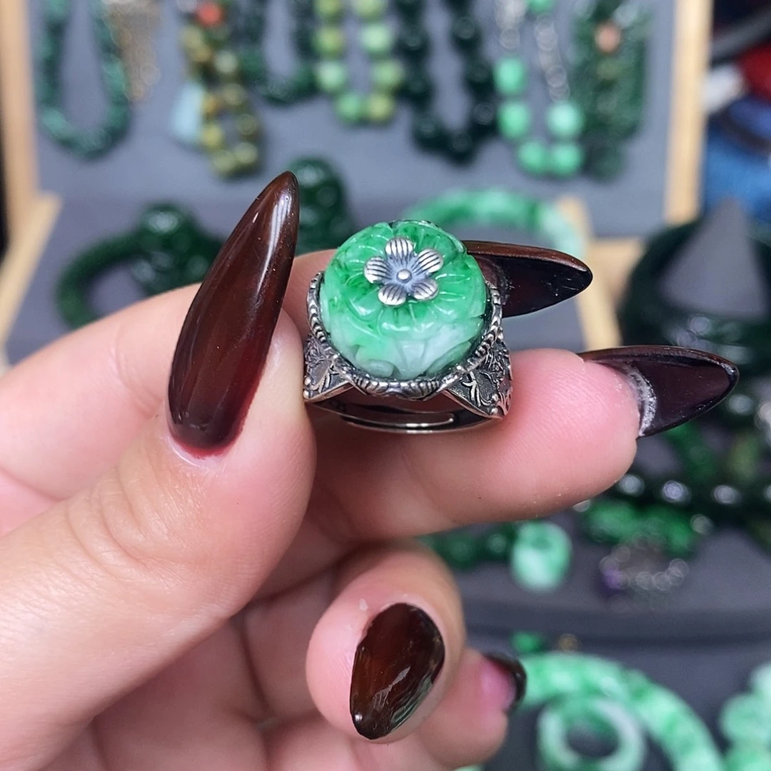 银S925镶嵌戒指翡翠?****?漂亮美眉