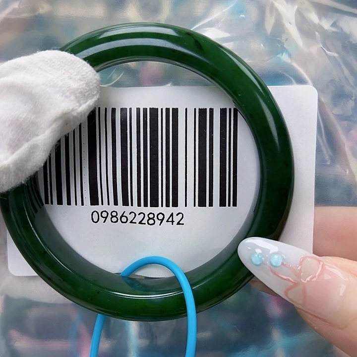 和田玉未镶嵌手镯包容5556