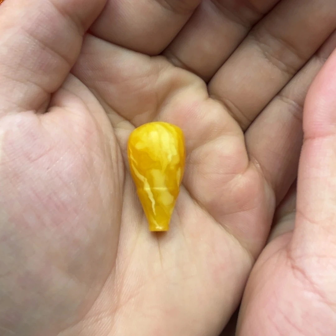 琥珀吊坠(不含链)未镶嵌奥****人