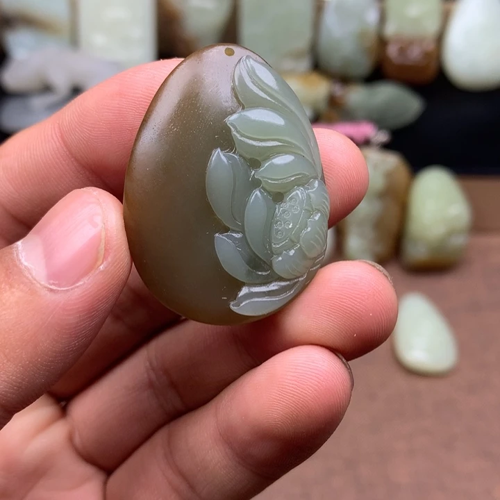 和田玉（糖玉）未镶嵌颈饰