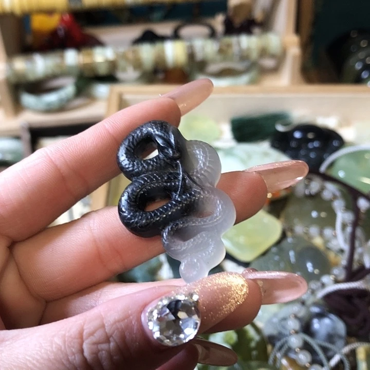 岫玉岫玉挂件合金