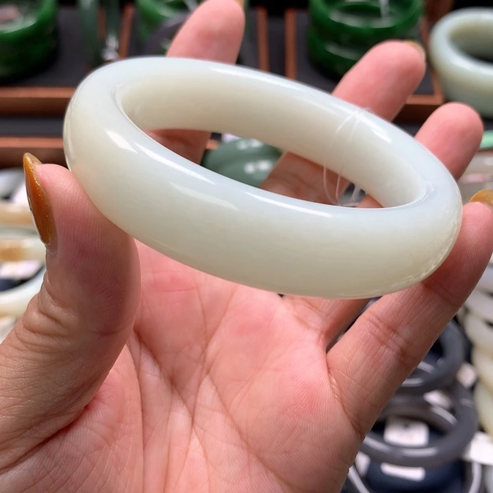 【闪购商品】未镶嵌手镯和田玉
