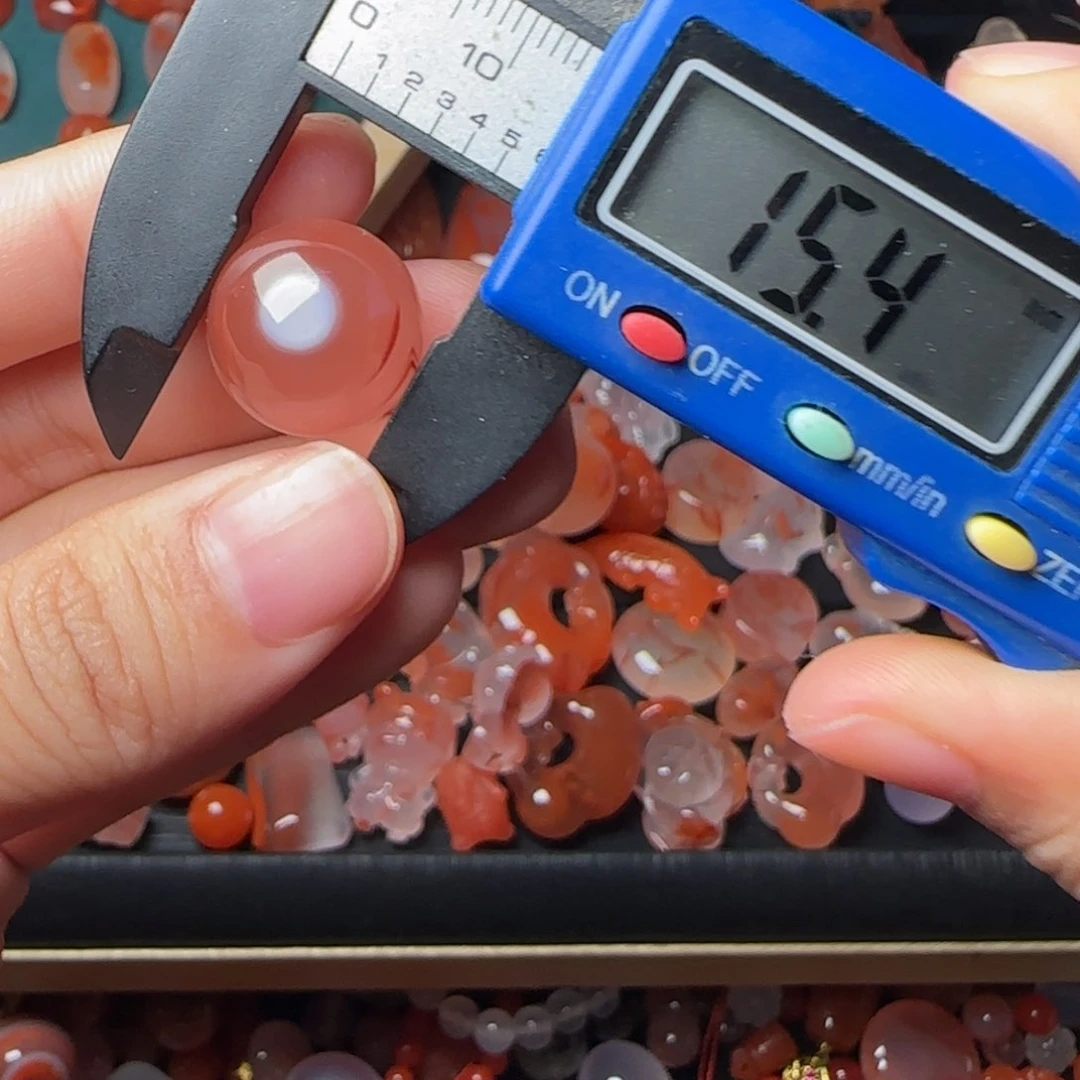 南红玛瑙未镶嵌颈饰