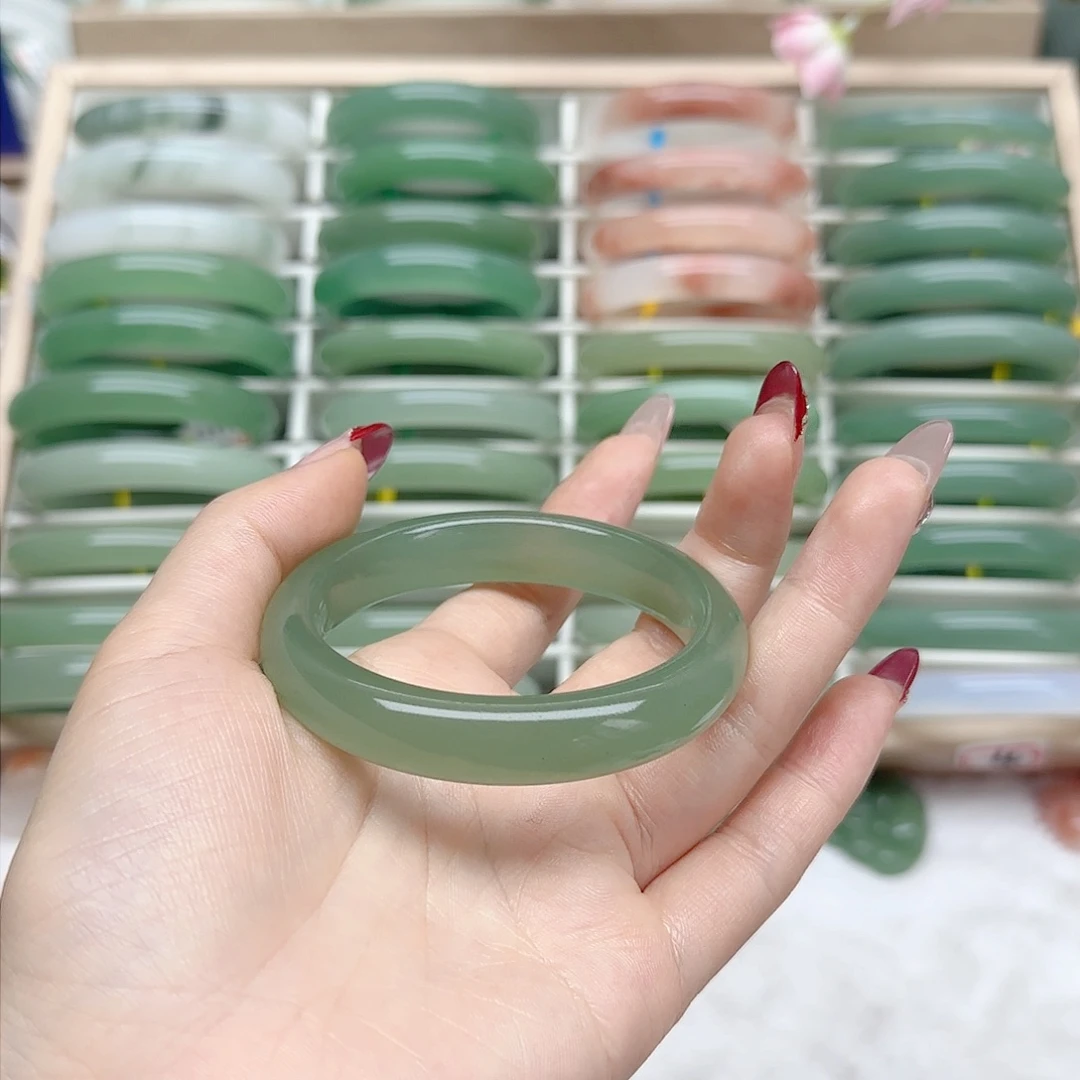 石英质玉手镯未镶嵌56口径