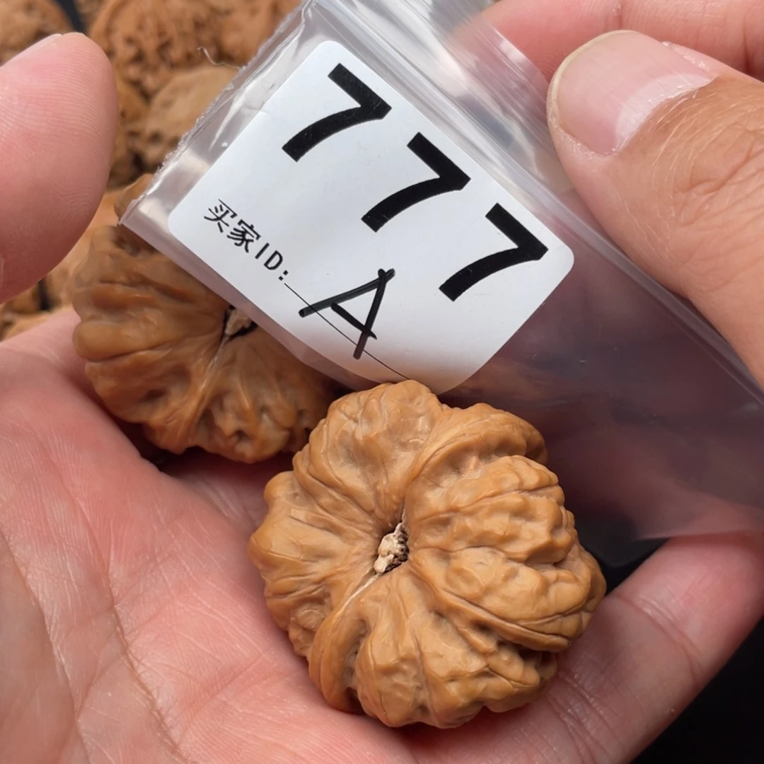 文玩核桃吊坠乐**i蛤蟆41