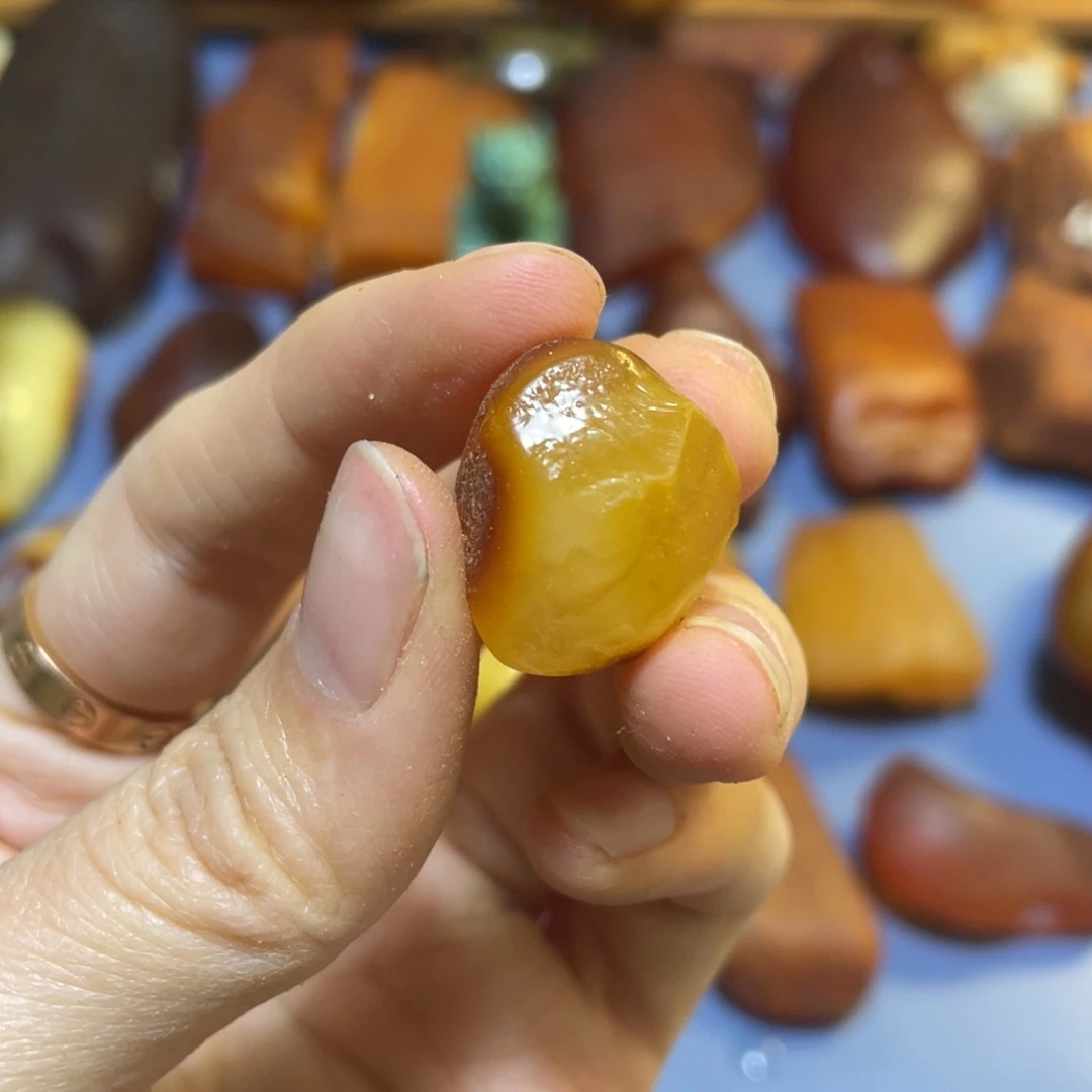 定制琥珀未镶嵌原石