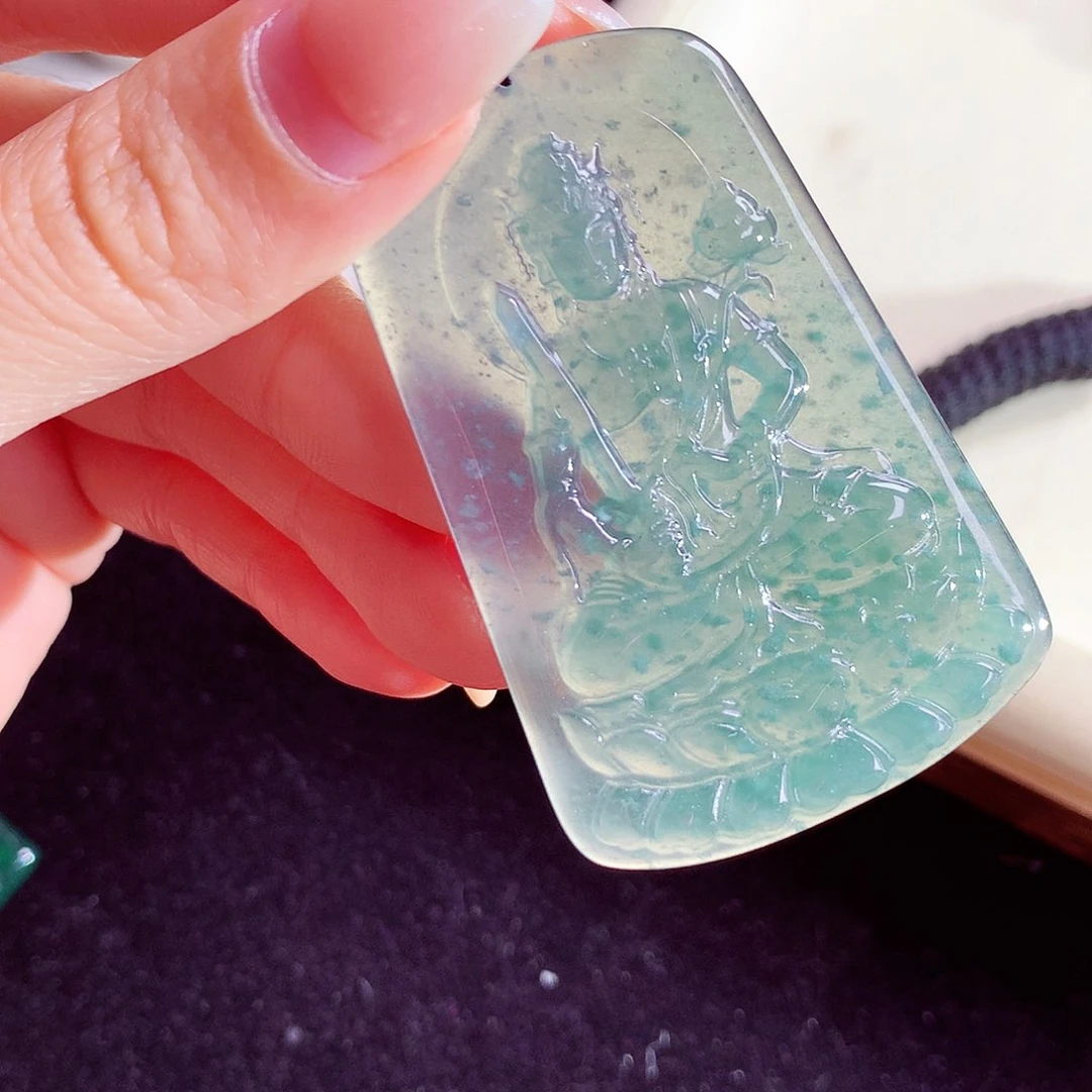 颈饰未镶嵌翡翠天然