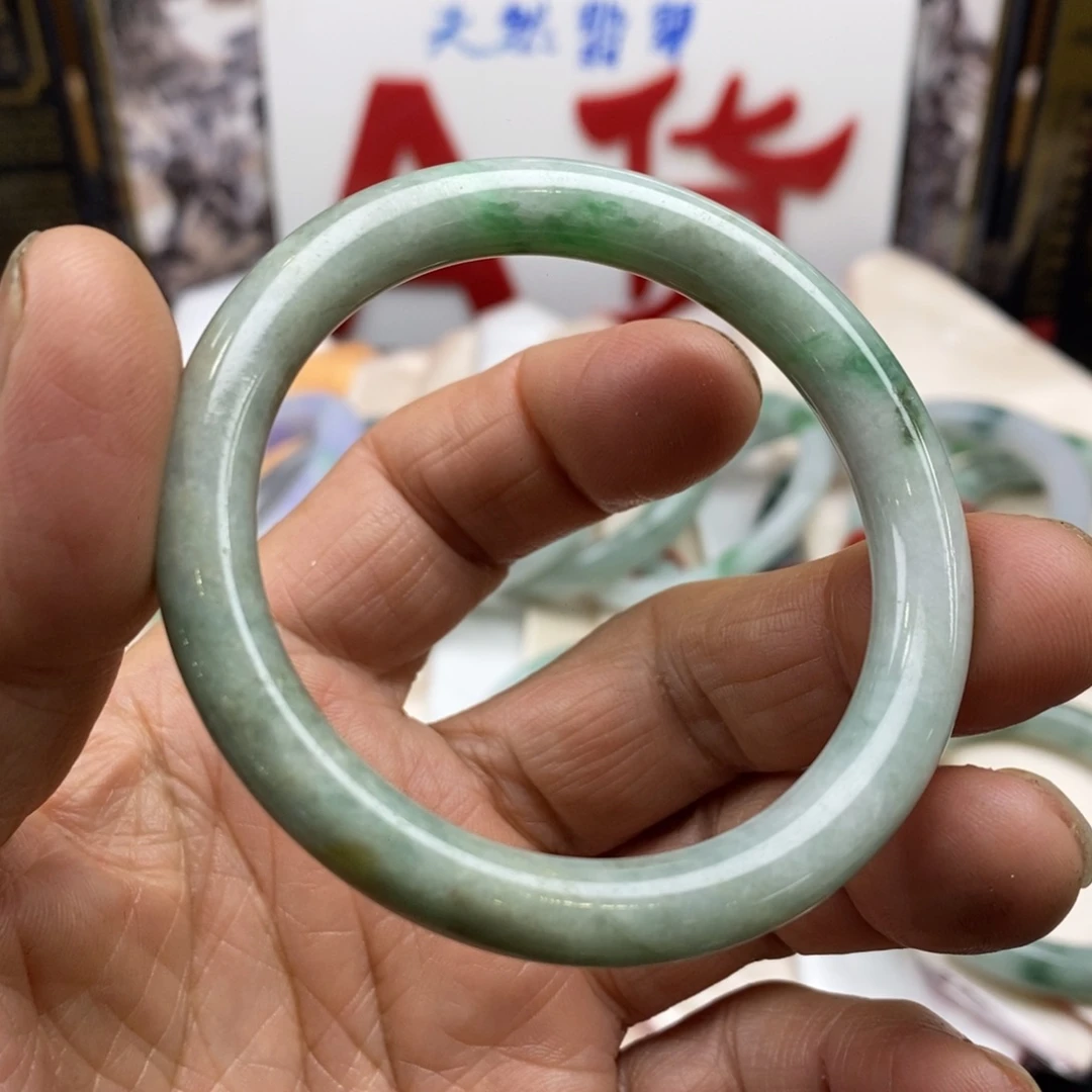 翡翠未镶嵌手镯翡翠手镯52，卡8
