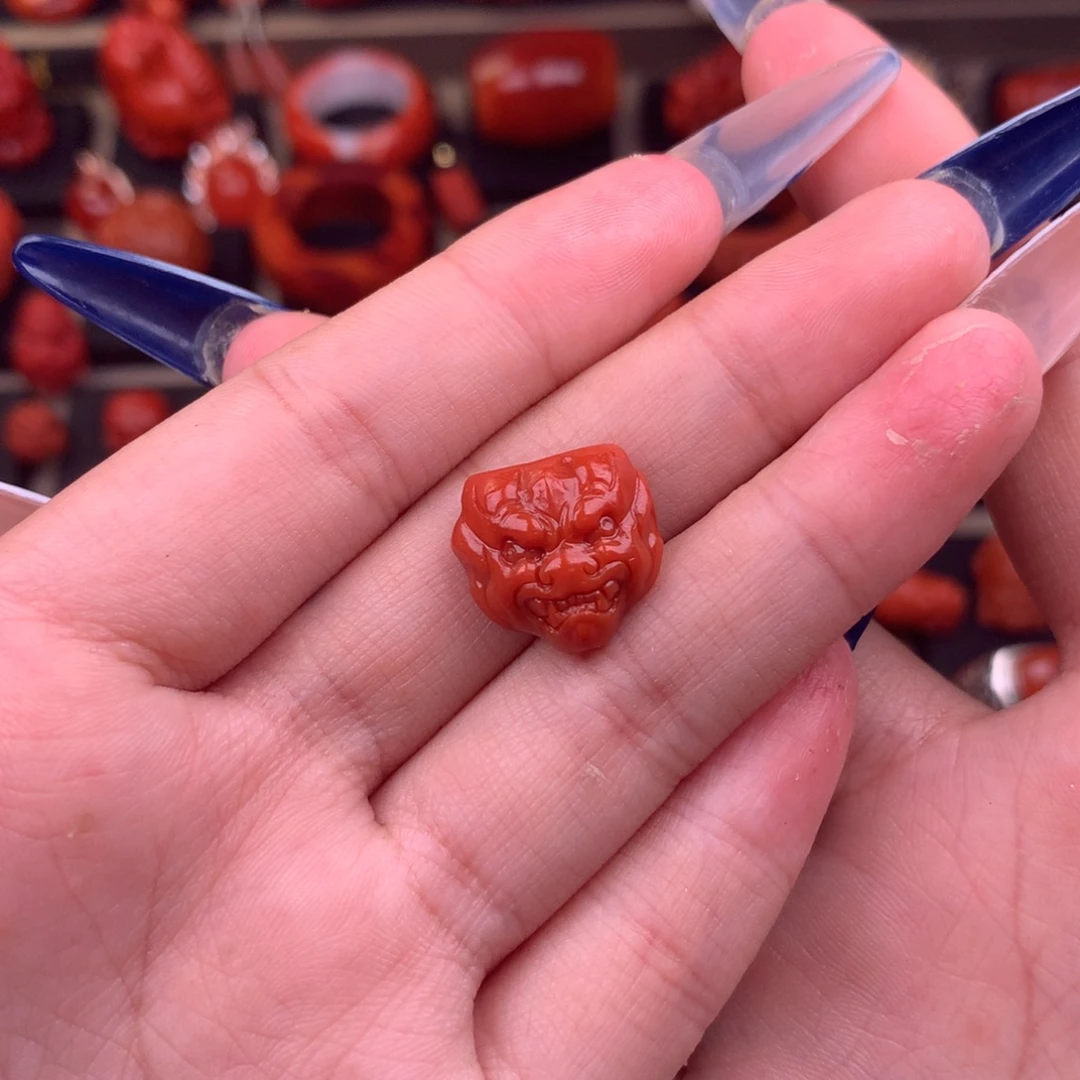 南红玛瑙未镶嵌兽面背云14+