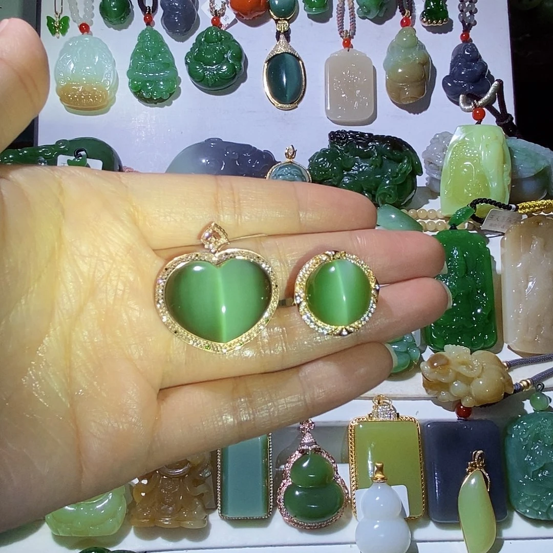 和田玉18K金镶嵌颈饰