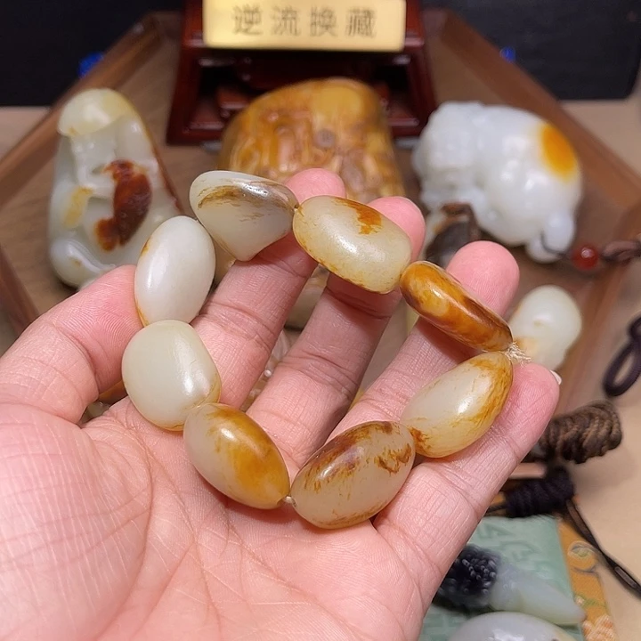 不***长和田玉未镶嵌颈饰
