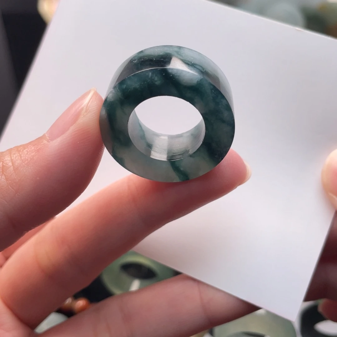 定制翡翠未镶嵌戒指