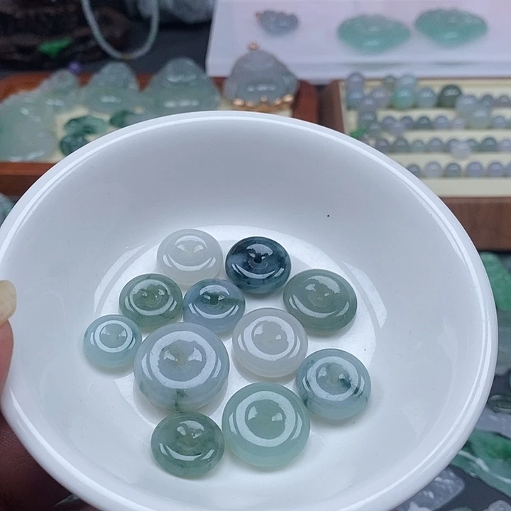 吊坠(不含链)未镶嵌翡翠一个50