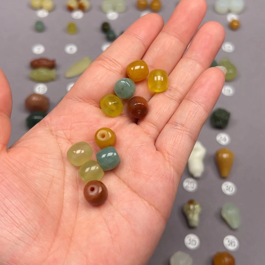 蛇纹石玉未镶嵌颈饰本*