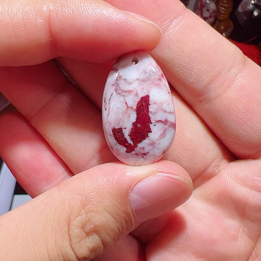 天然辰砂天然朱砂吊坠