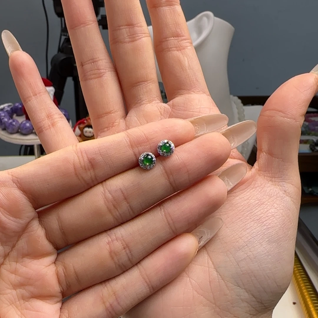 翡翠银S925镶嵌耳钉小糖豆