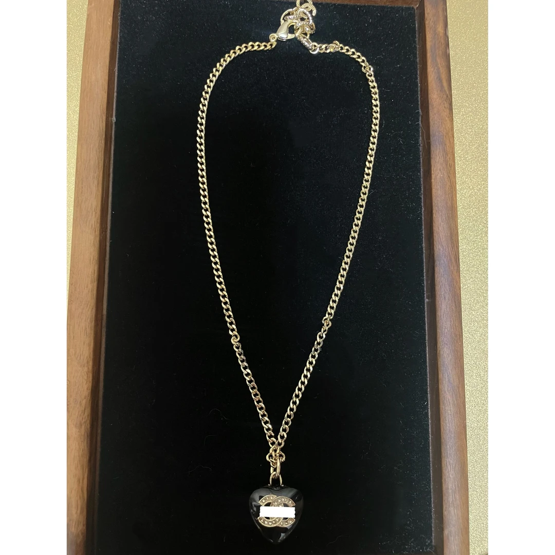黄铜项链 2025经典款女中古爱心吊坠链颈链高档设计感百搭款