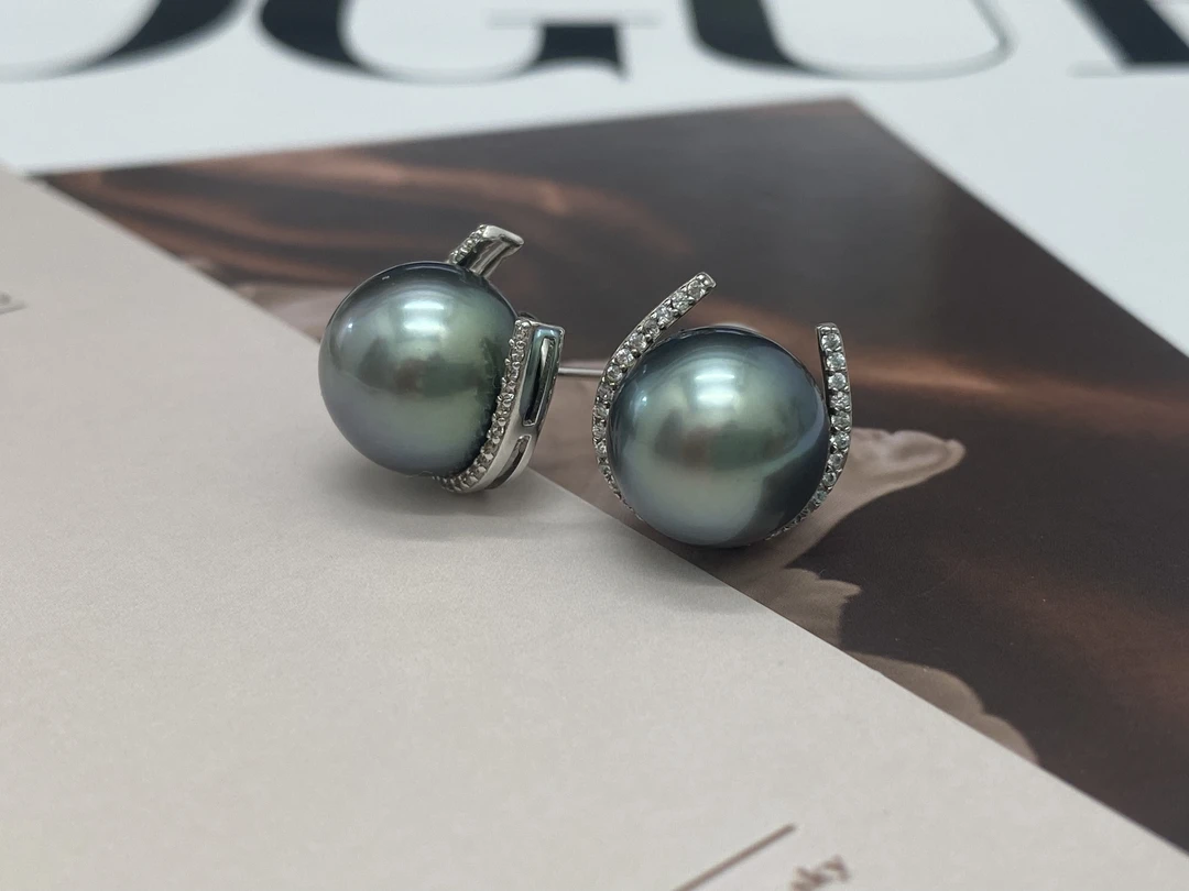FAN梵珠宝·天然海水珍珠大溪地耳钉