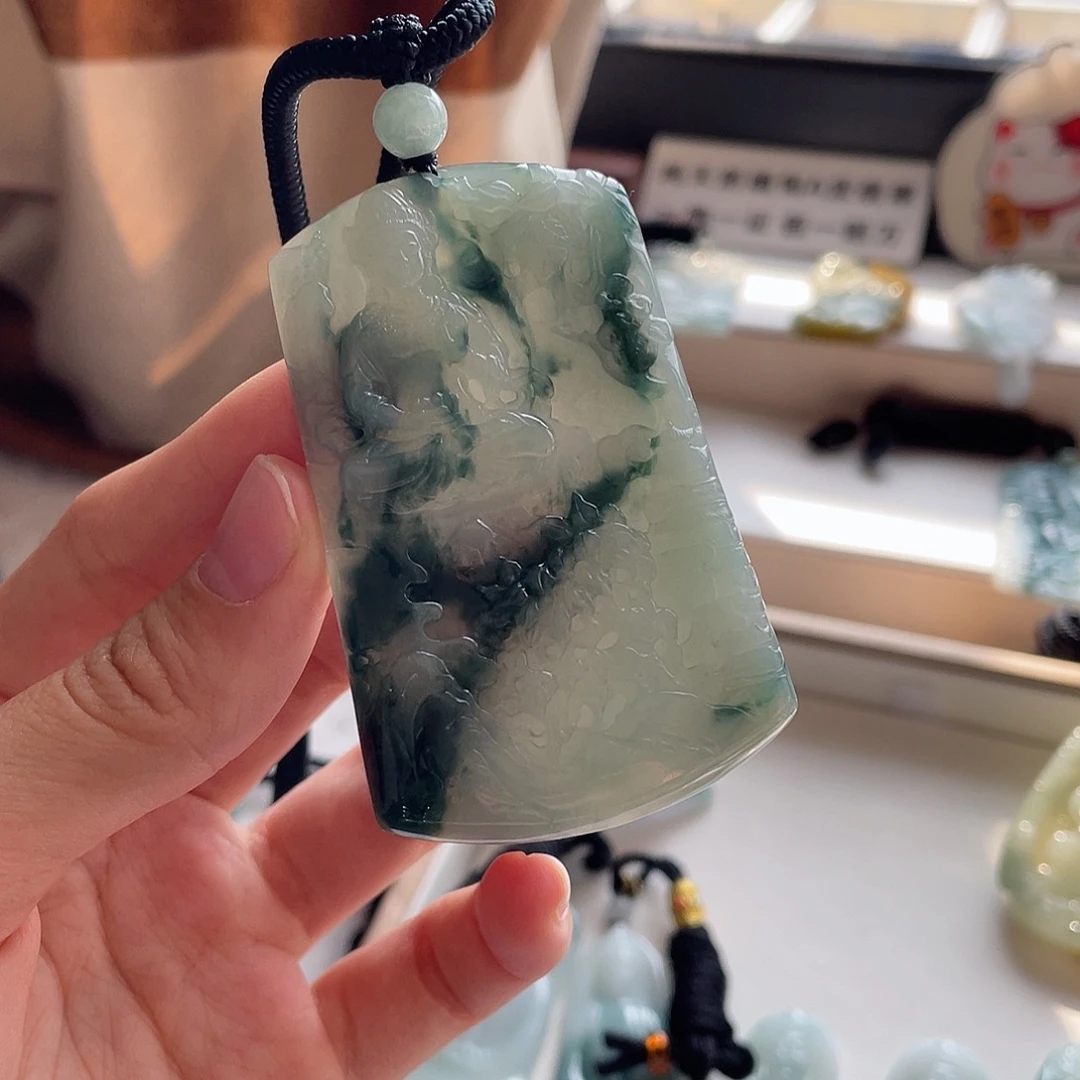 水***月翡翠未镶嵌颈饰山水观音