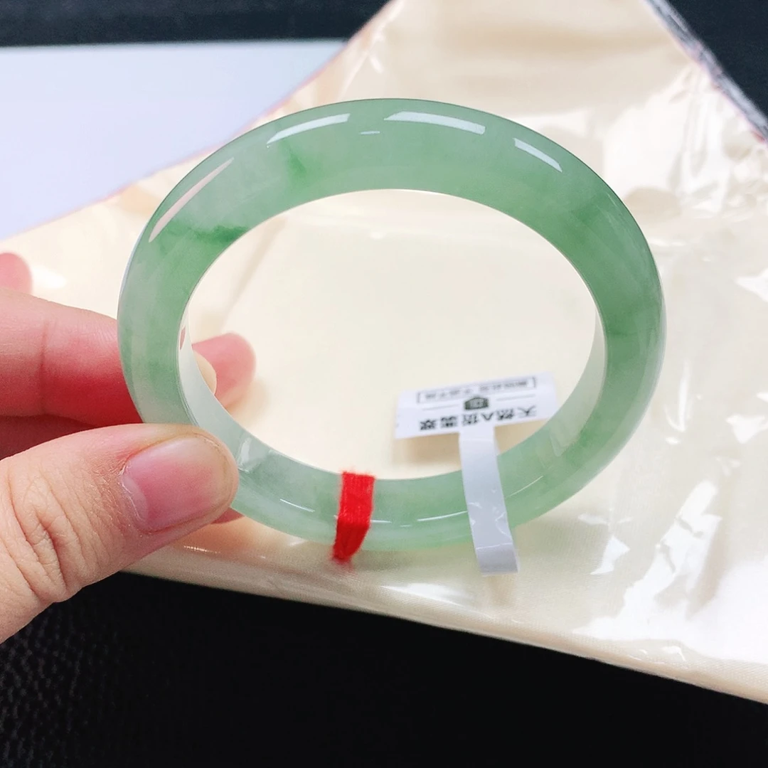 未镶嵌手镯翡翠52圈