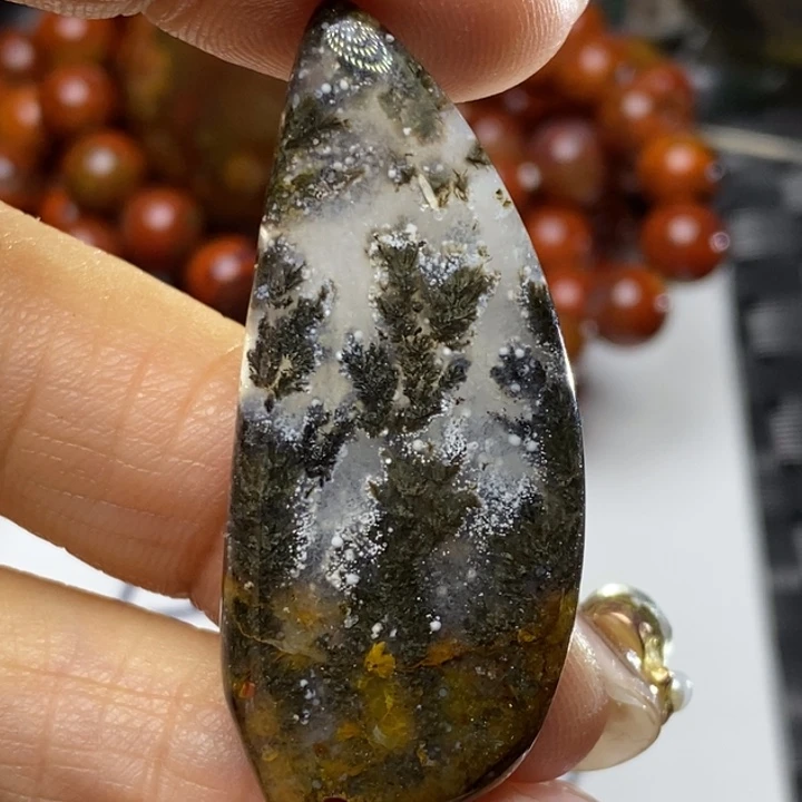 玛瑙/玉髓颈饰未镶嵌