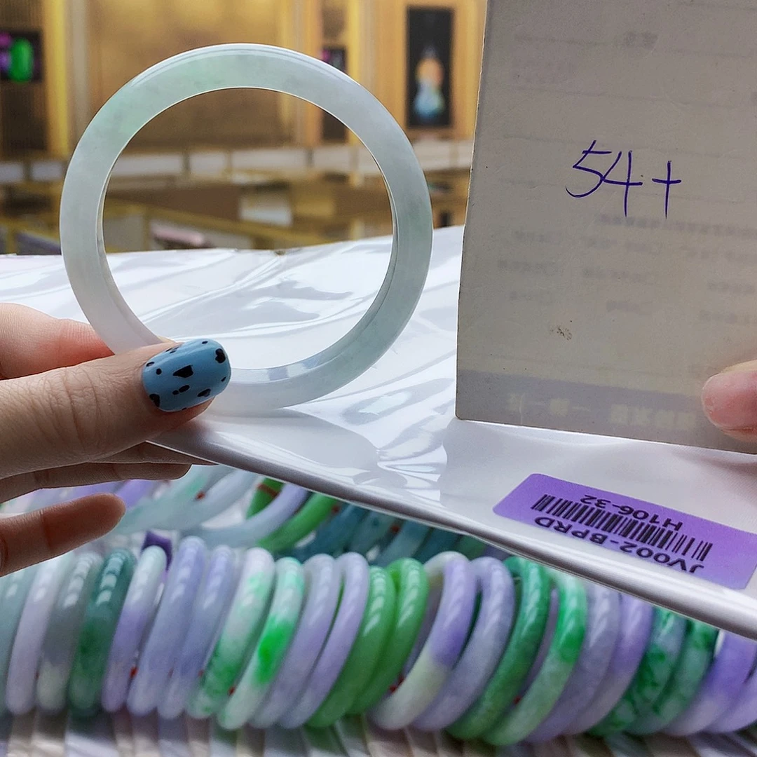 翡翠未镶嵌手镯jjj