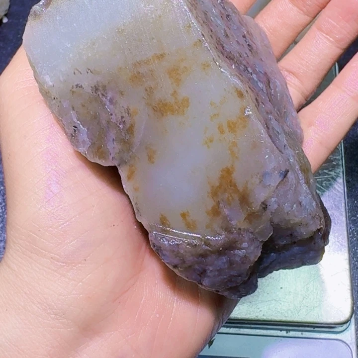 未镶嵌和田玉（糖玉）珠宝半成品