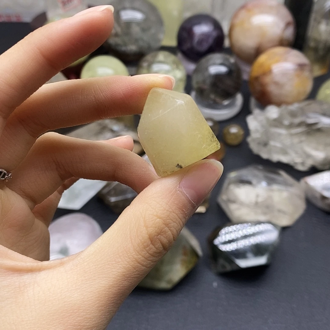 未镶嵌珠宝半成品水晶210水晶石