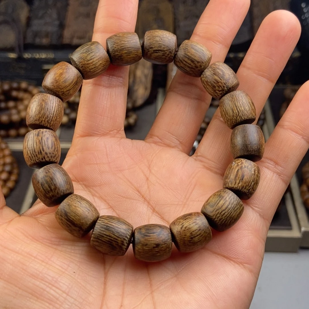 木八**路越南芽庄白