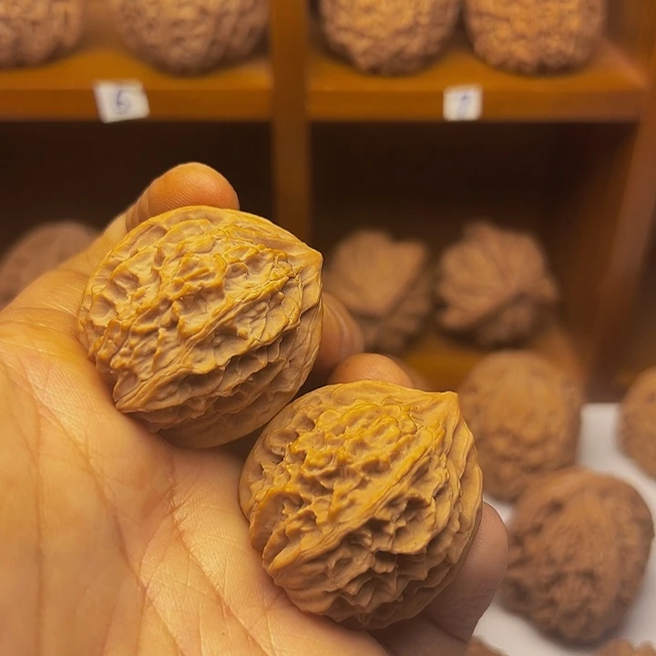 吊坠桃核35尺灯笼核桃