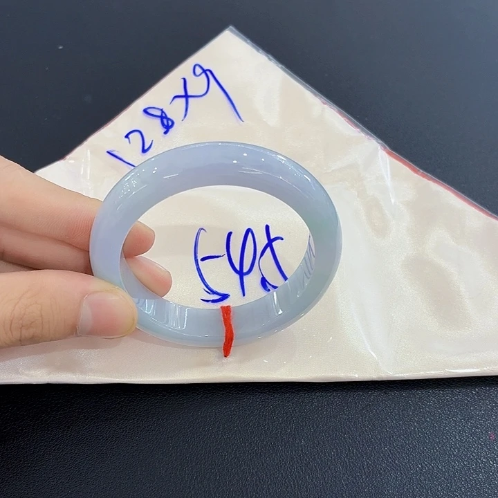 翡翠未镶嵌手镯翡翠手镯