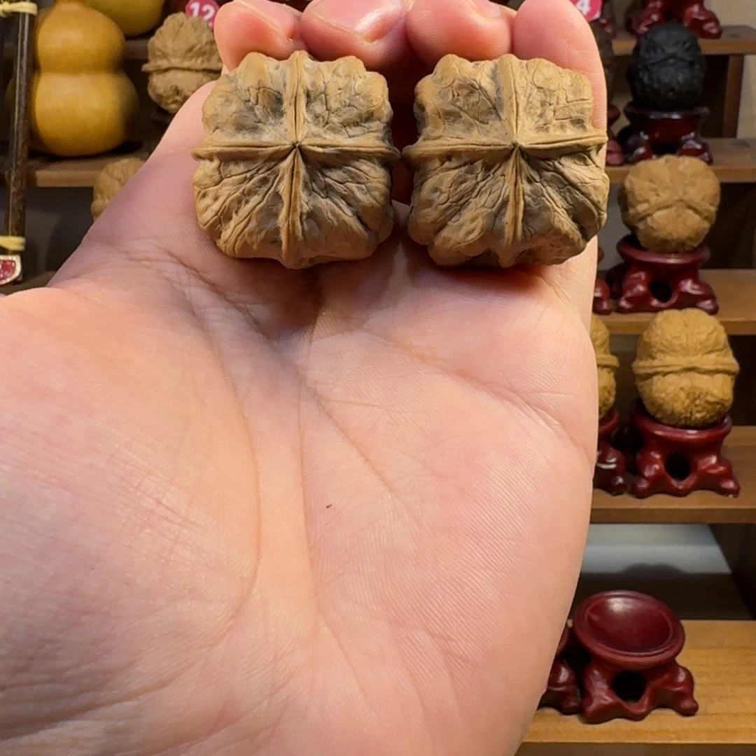 铁核桃把件肌肉尊炸四