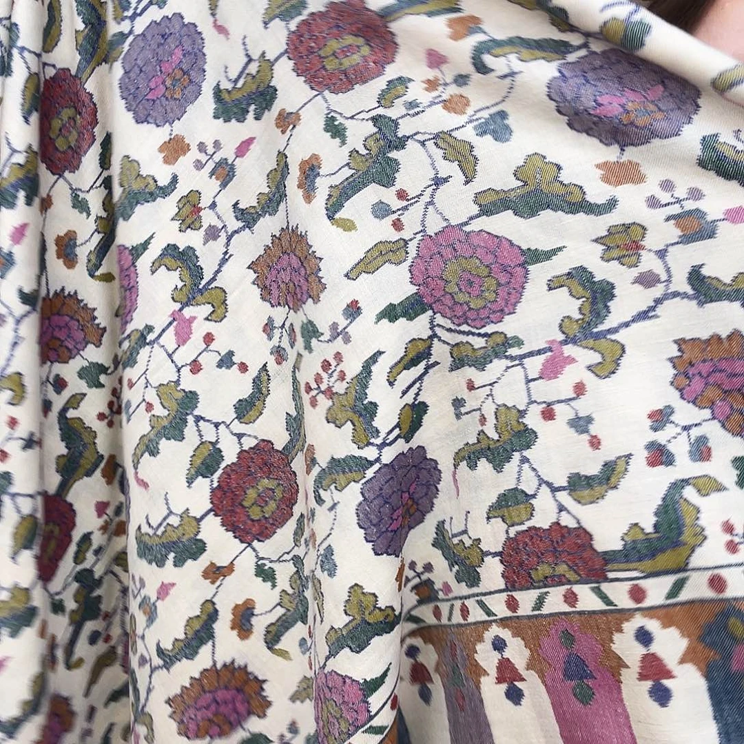 山羊绒匠艺Kashmirloom品牌缠枝牡丹卡尼