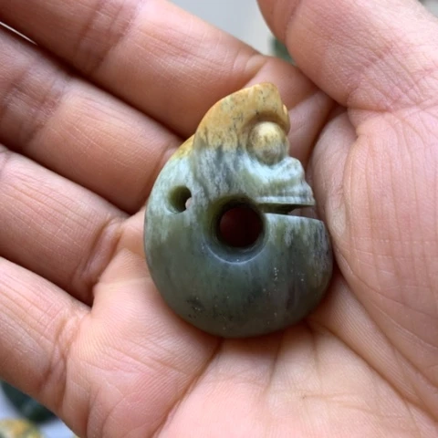 【闪购商品】未镶嵌岫岩河磨玉（透闪石质玉）挂件